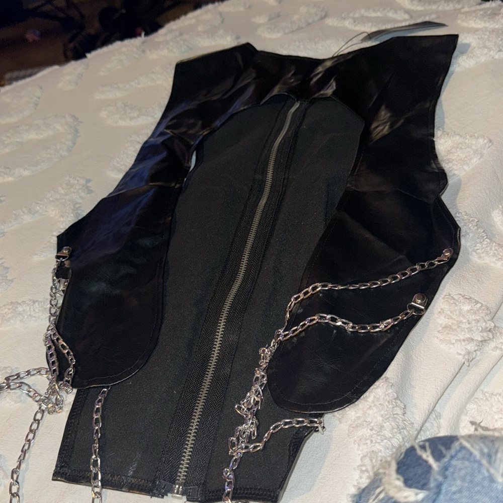 Men’s incredibly unique, faux leather top with chains and zipper detail - Picture 9 of 9